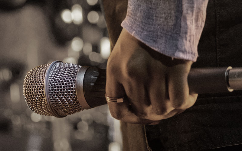 Micro condenser cho ca sĩ chuyên nghiệp Shure Beta 87A