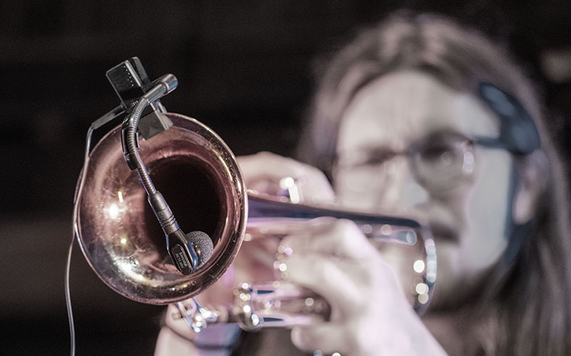 Micro không dây cho nhạc cụ SHURE WB98H/C thu âm kèn trumpet