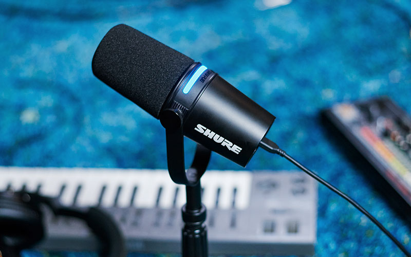 Micro Shure MV7+ giúp thu âm giọng hát, nhạc cụ cực hay