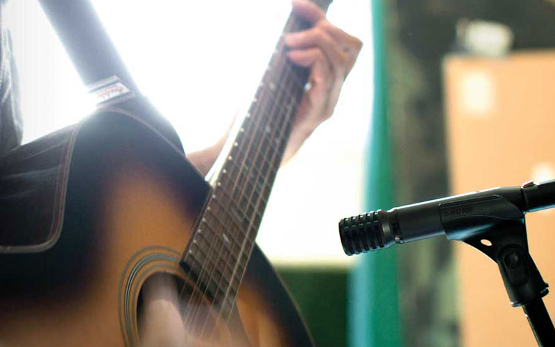 micro nhạc cụ Shure PGA81 thu âm đàn guitar