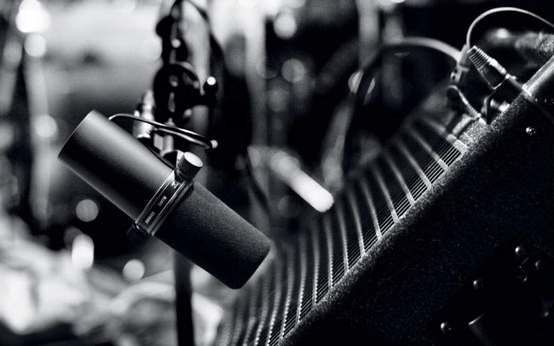Micro Shure SM7B thu âm ampli guitar