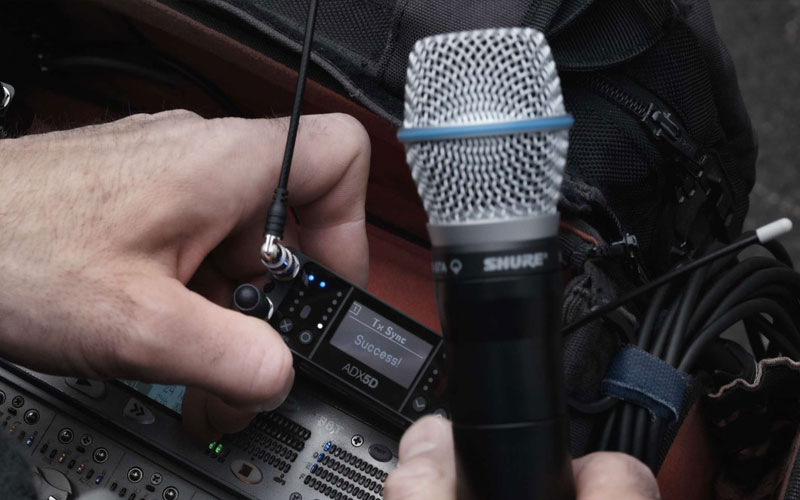 Micro cầm tay không dây Shure Axient Digital ADX2/B87A và ADX5D