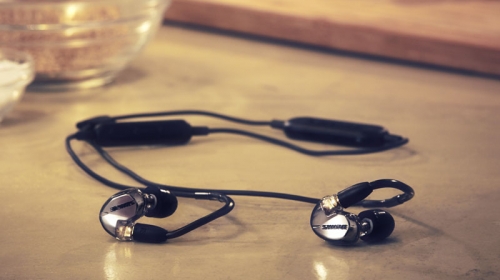 Quên tai nghe in ear Shure trong máy giặt